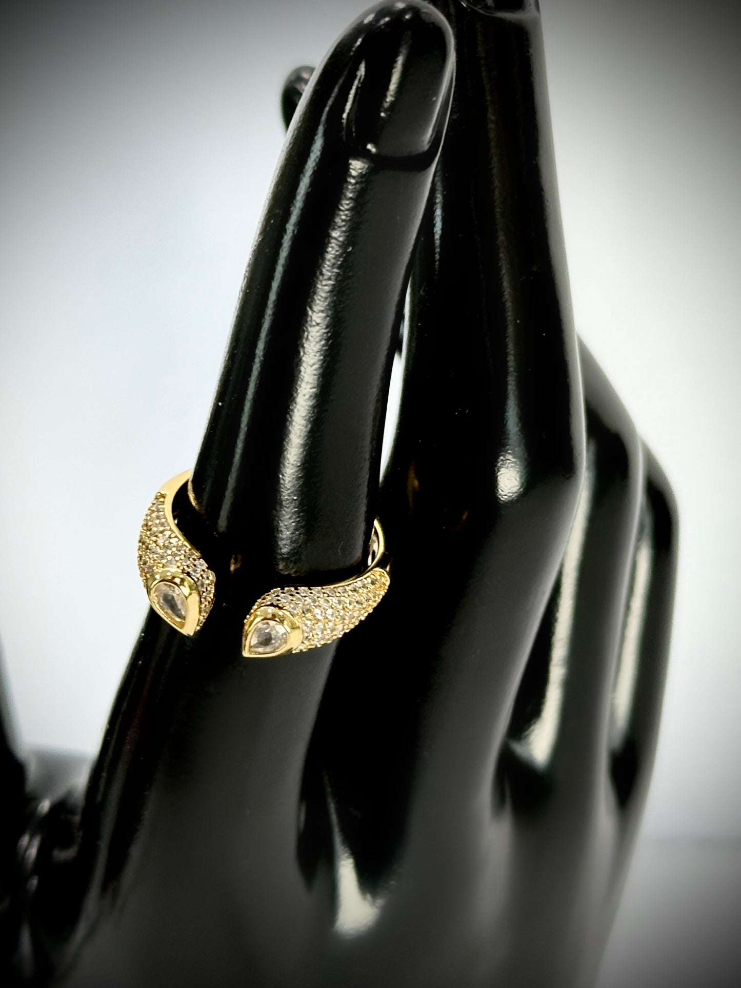 Au Pear Ring
